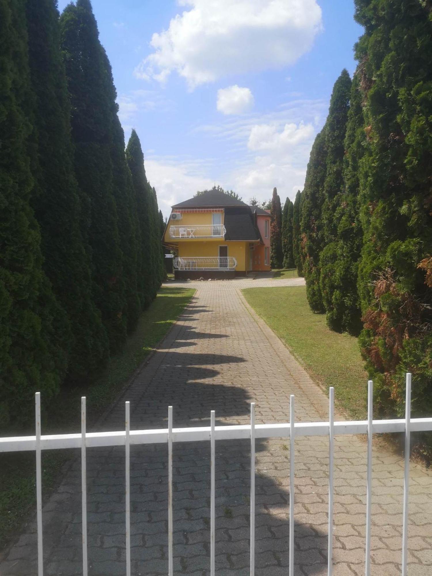 ザラカロシュBerkenye Apartmanアパートメント エクステリア 写真